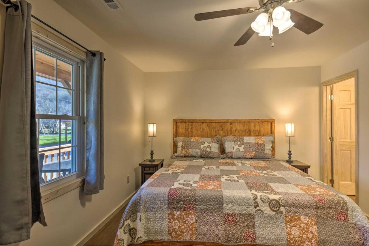 Newly Built Smoky Mountain Near Bryson City! Hébergement de vacances *
